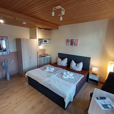 Haus Oberkassel Hotel Бон Екстериор снимка