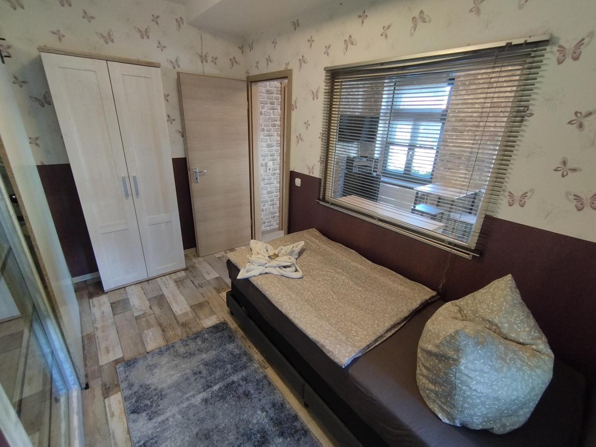 Haus Oberkassel Hotel Бон Екстериор снимка