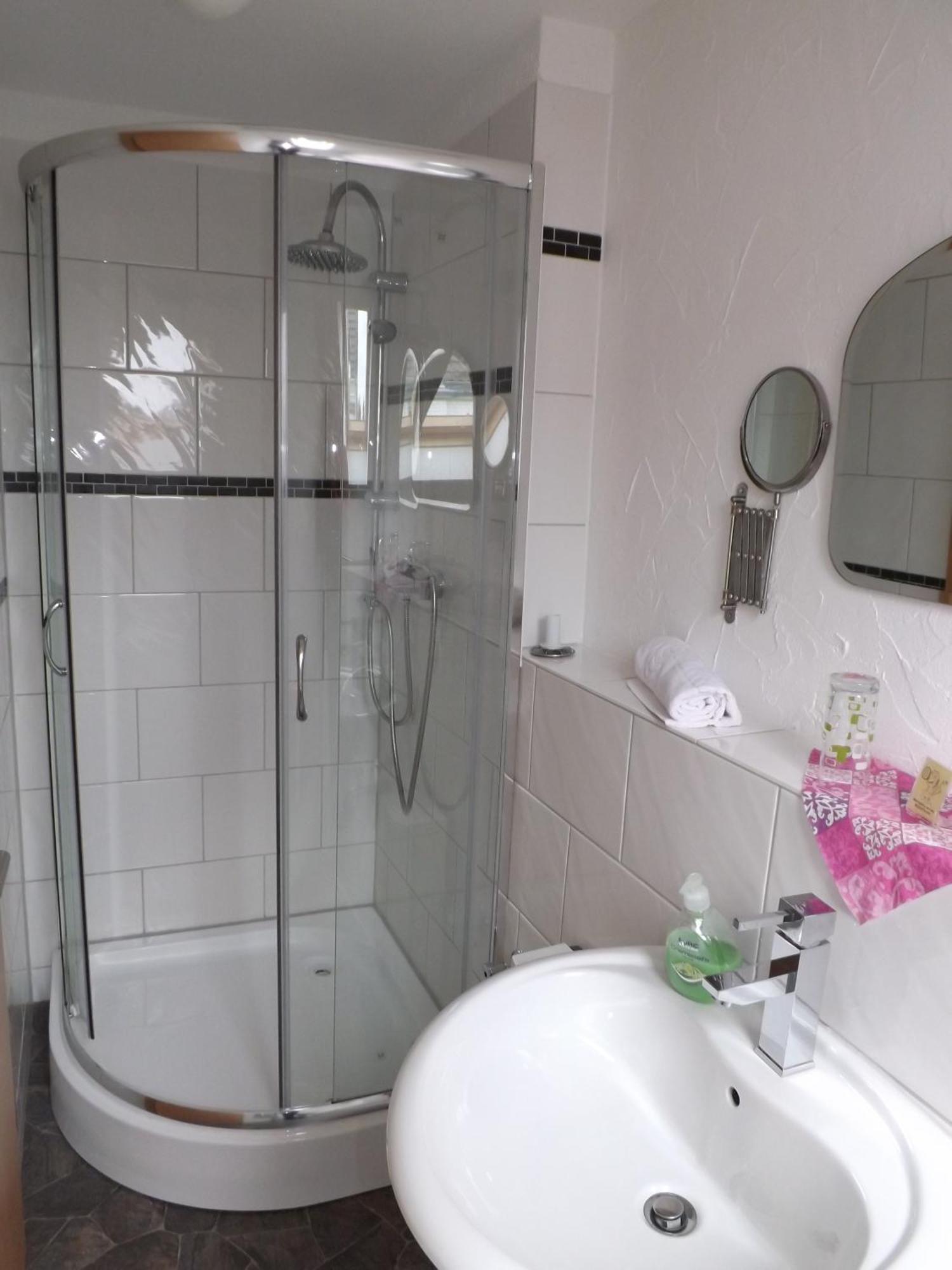 Haus Oberkassel Hotel Бон Екстериор снимка