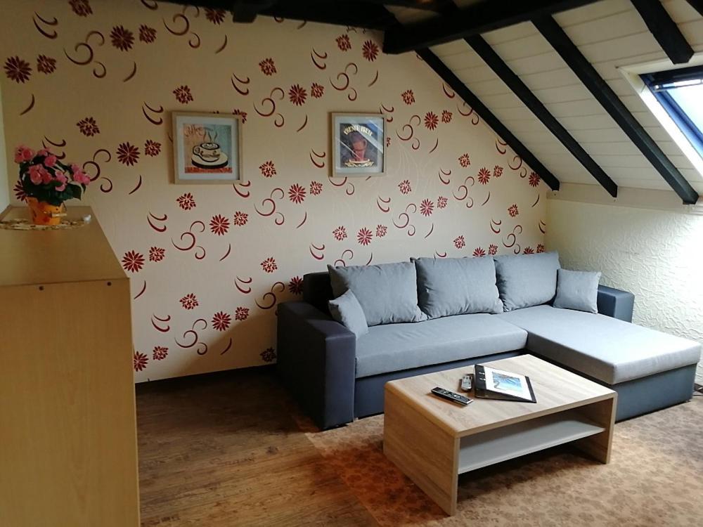 Haus Oberkassel Hotel Бон Екстериор снимка