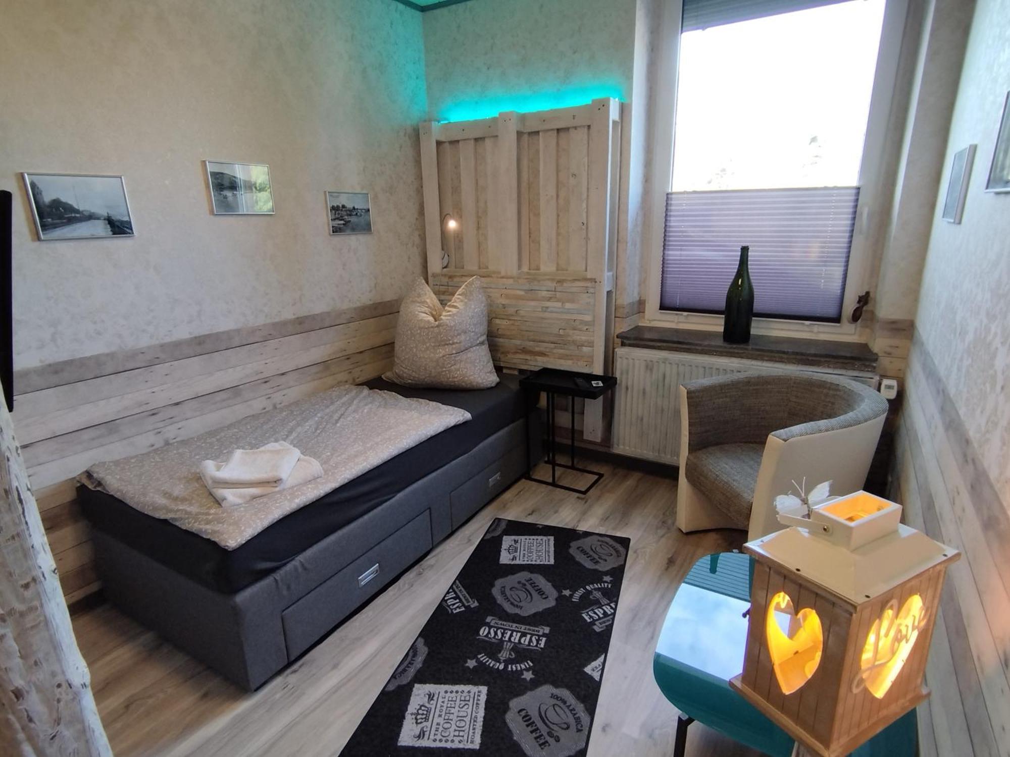 Haus Oberkassel Hotel Бон Екстериор снимка