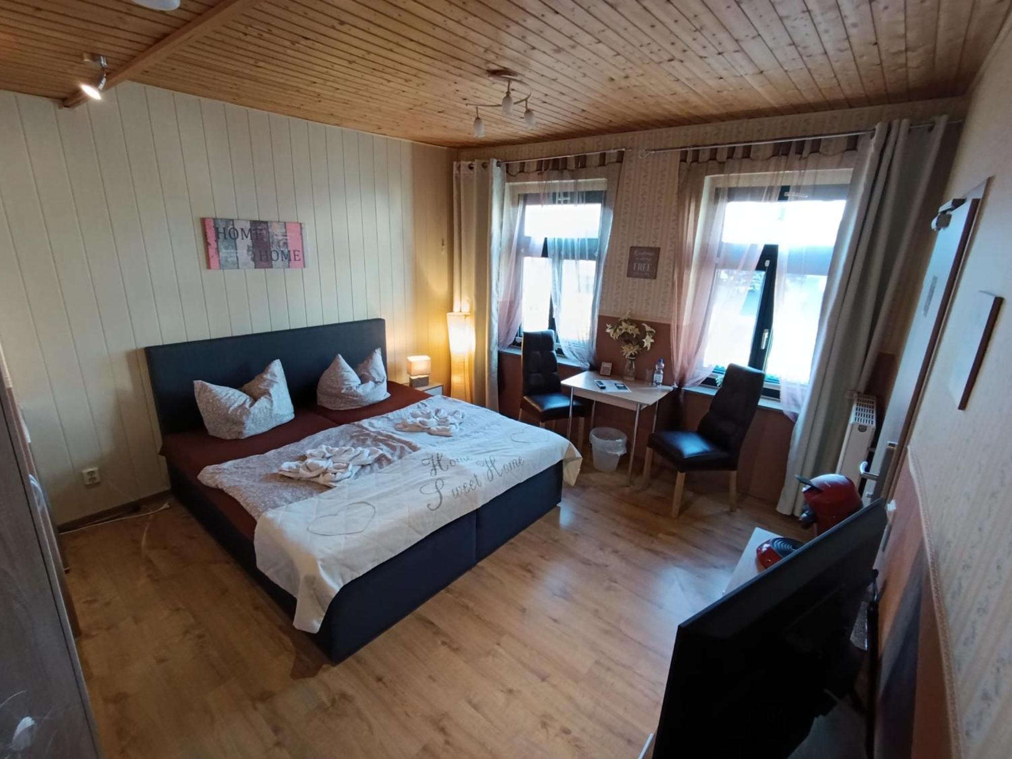 Haus Oberkassel Hotel Бон Екстериор снимка