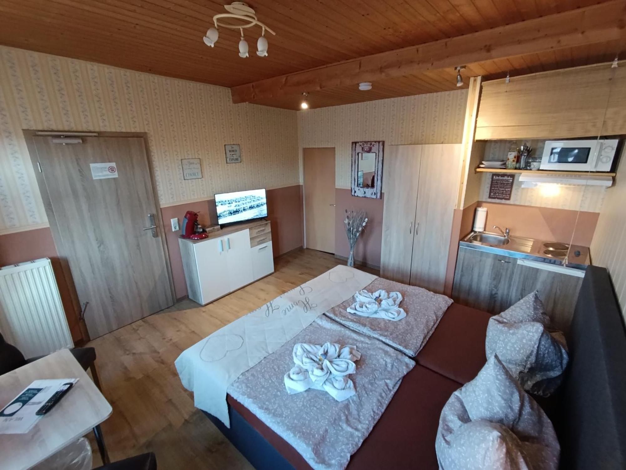 Haus Oberkassel Hotel Бон Екстериор снимка