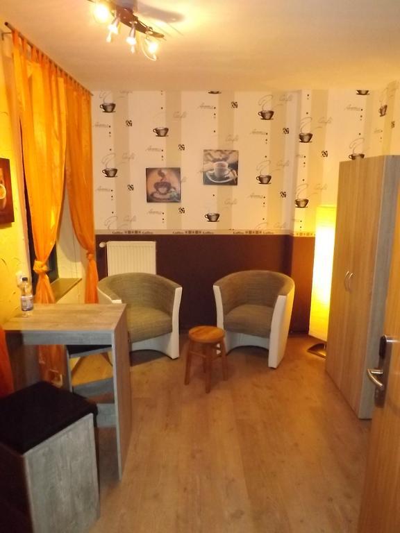 Haus Oberkassel Hotel Бон Екстериор снимка